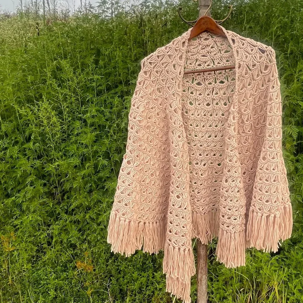 NEW Dreamy Boho One-Size Warm Bone/Cream Cozy Handmade Crochet Fringe Shawl/Cape - Picture 5 of 16